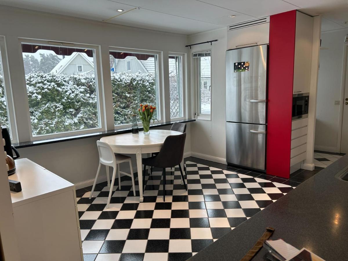 Villa Stockholm Taby ภายนอก รูปภาพ